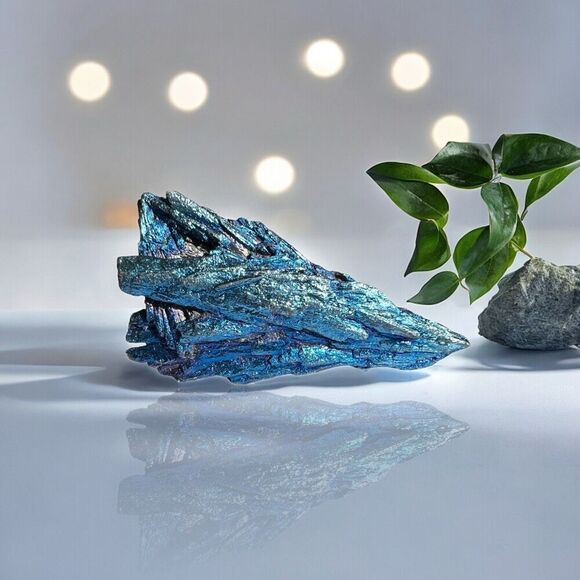 Kyanite‎ Crystal Aura Slice - Picture 1 of 14